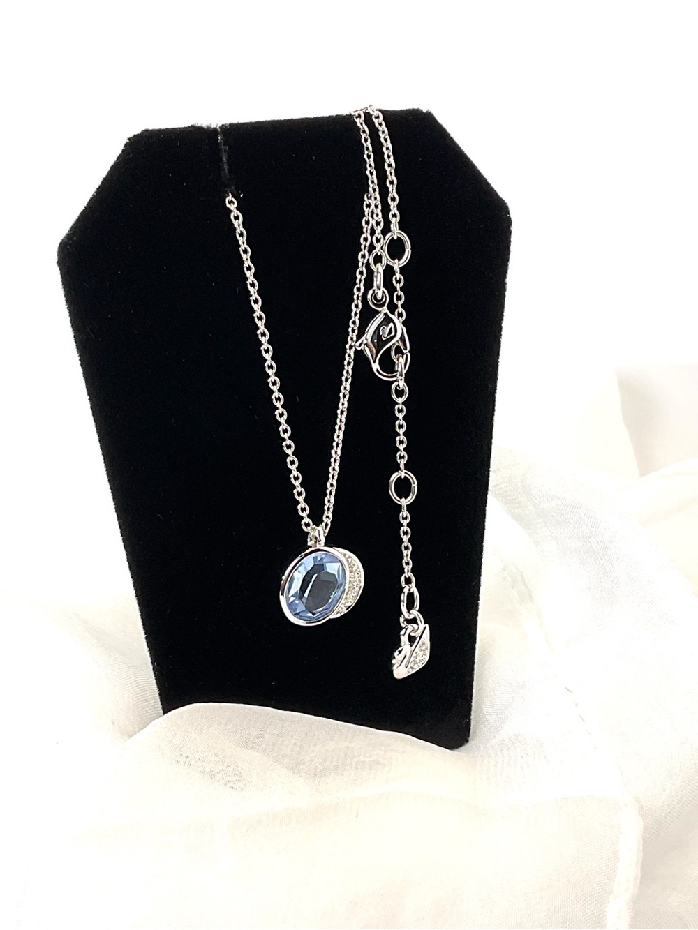 Swarovski Silver Sapphire Blue Pendant Necklace - Picture 4 of 9